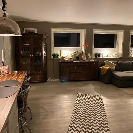 Lyngen, Mackay Appartment, Lyngen Lyngseidet Екстериор снимка