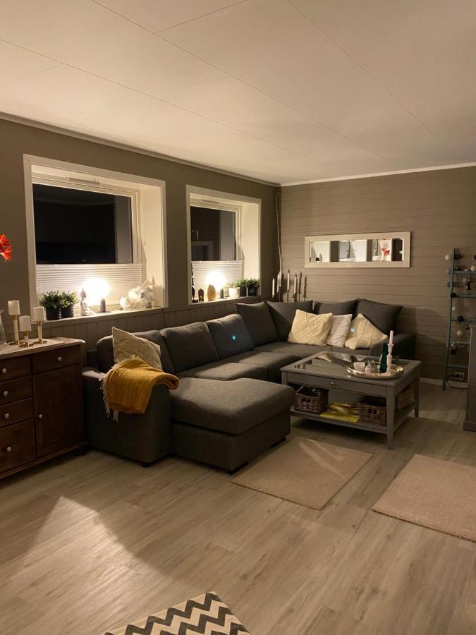Lyngen, Mackay Appartment, Lyngen Lyngseidet Екстериор снимка