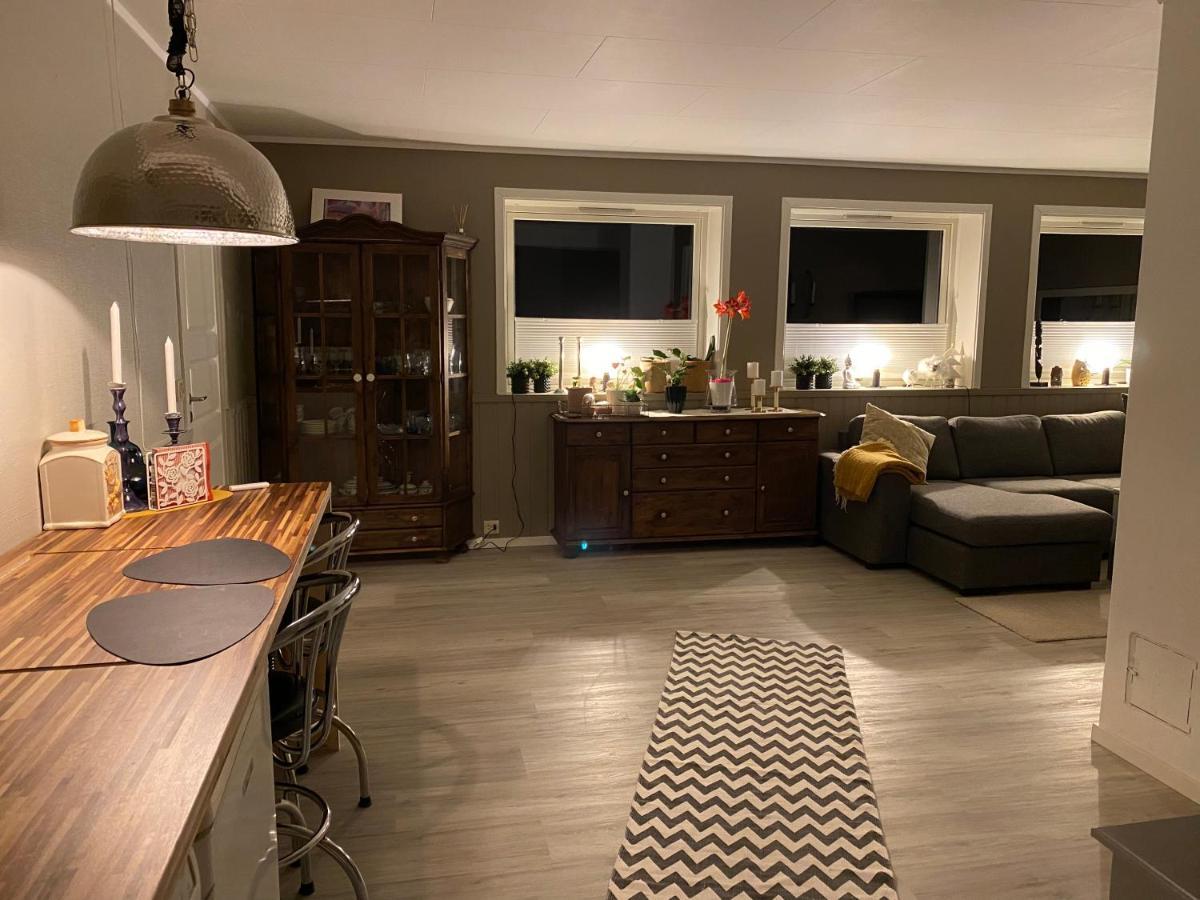 Lyngen, Mackay Appartment, Lyngen Lyngseidet Екстериор снимка