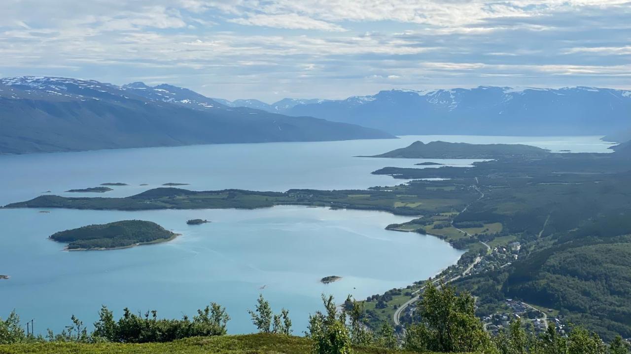 Lyngen, Mackay Appartment, Lyngen Lyngseidet Екстериор снимка