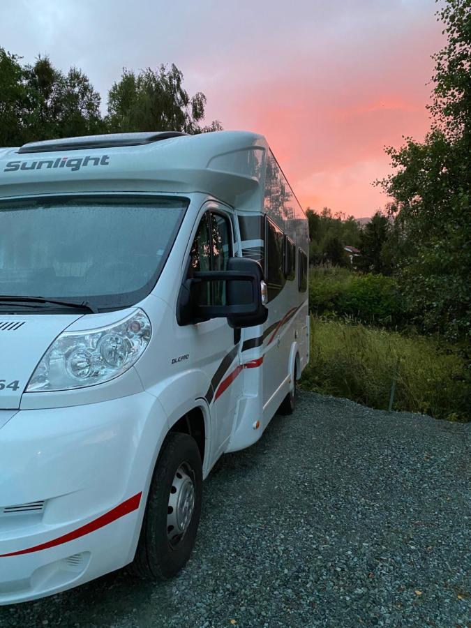 Lyngen, Mackay Appartment, Lyngen Lyngseidet Екстериор снимка