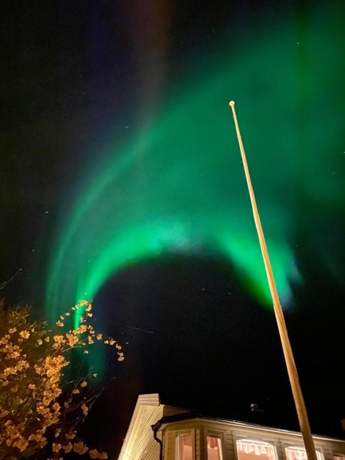 Lyngen, Mackay Appartment, Lyngen Lyngseidet Екстериор снимка