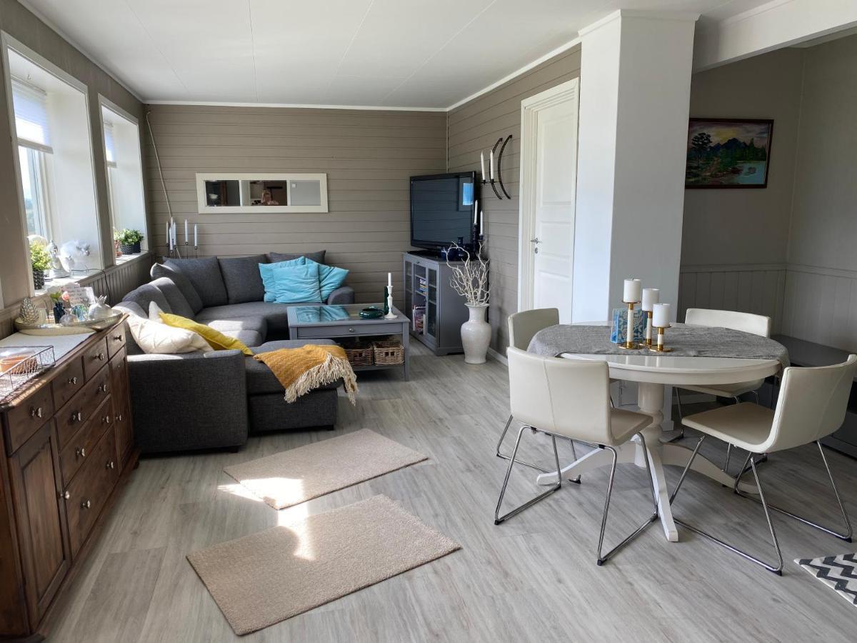 Lyngen, Mackay Appartment, Lyngen Lyngseidet Екстериор снимка